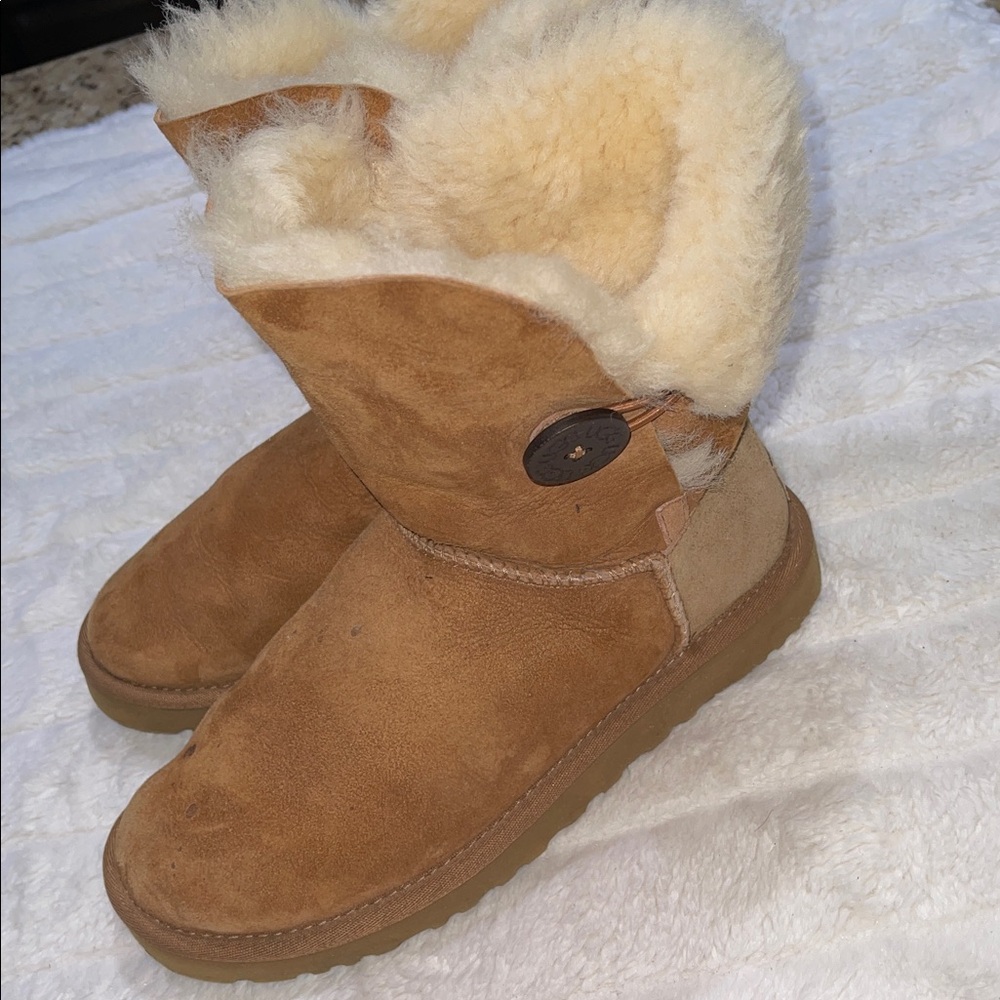 Ugg Bailey Button - image 2